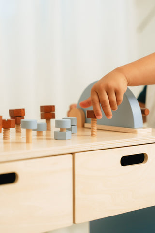Établi de construction de jeu en bois avec scie à onglet 
