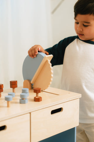 Établi de construction de jeu en bois avec scie à onglet 