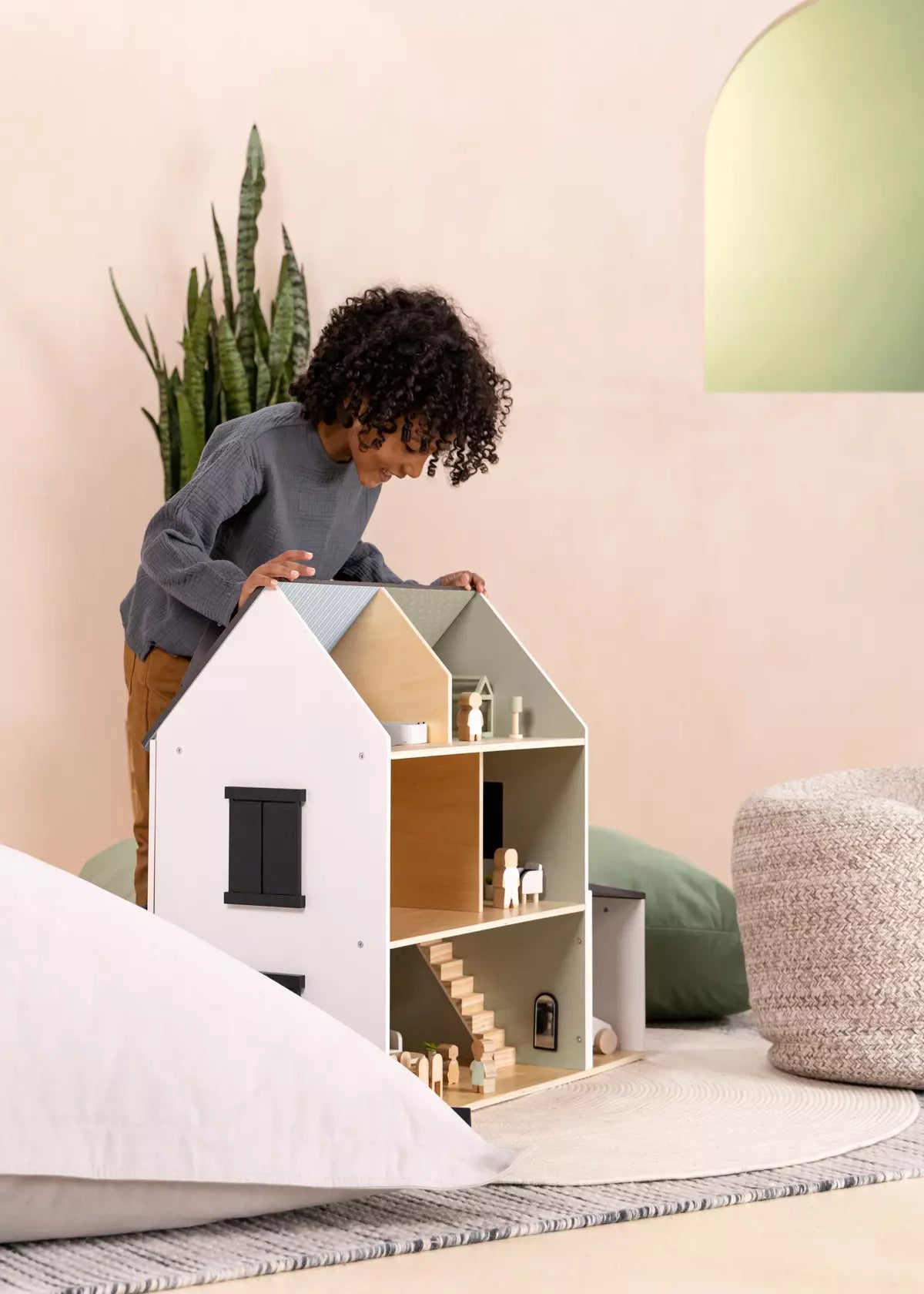 Image of Maison de poupée en bois