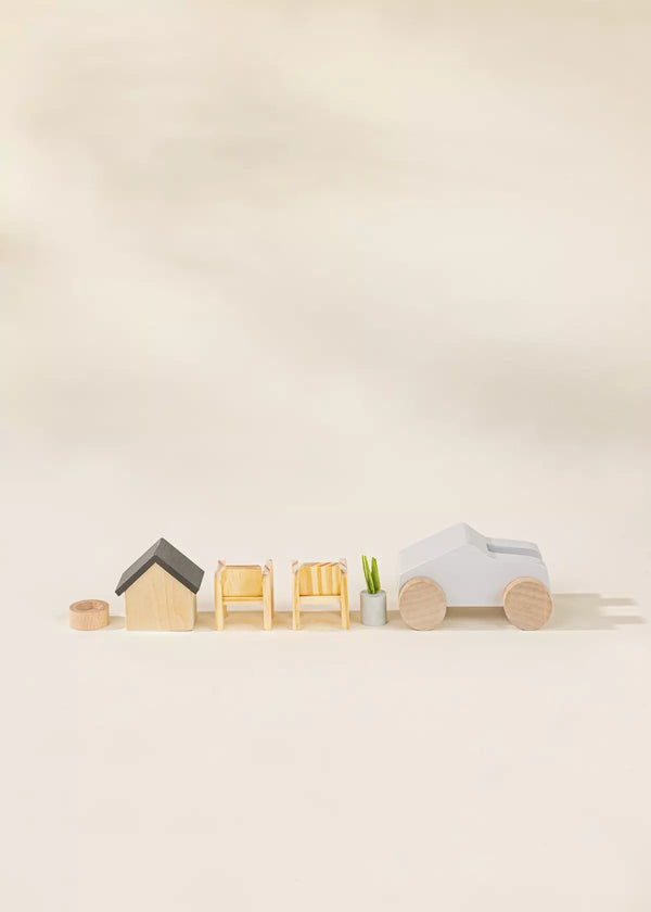 Wooden Doll House Outdoor Furniture (8pcs)