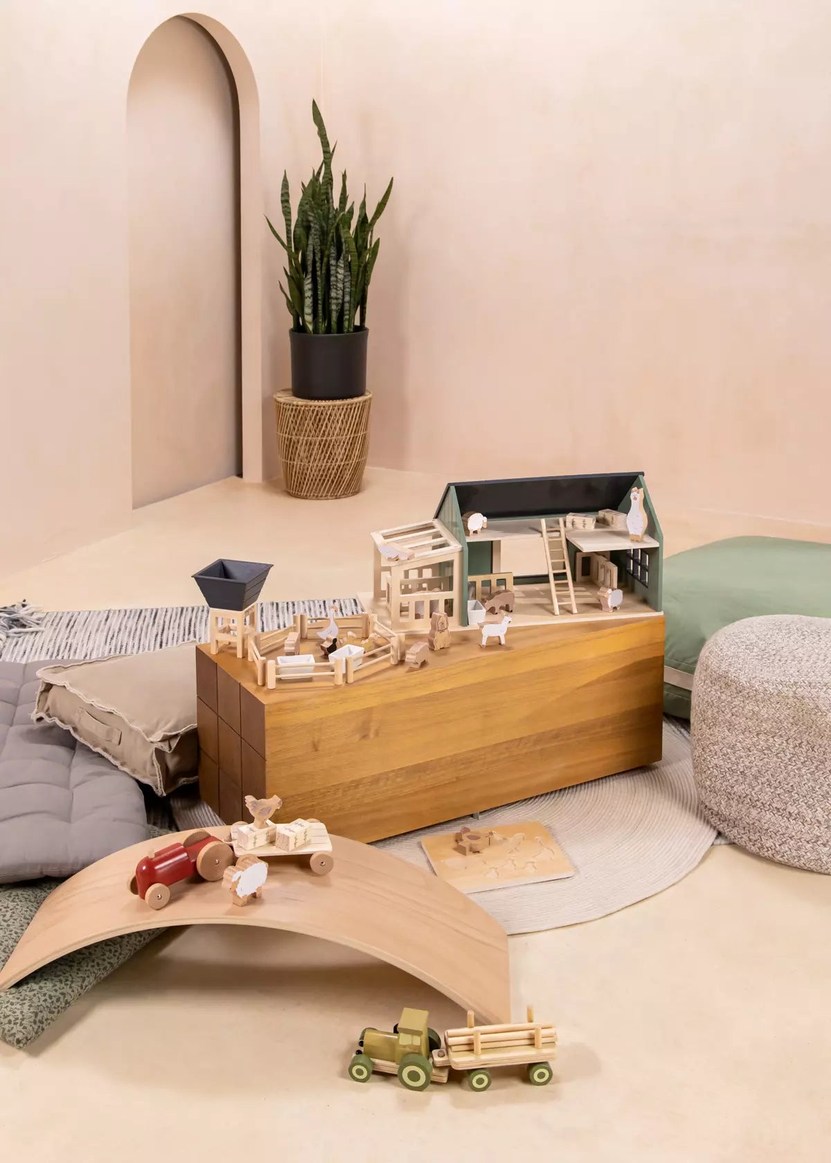 Image of Wooden Farm & Accessories Set