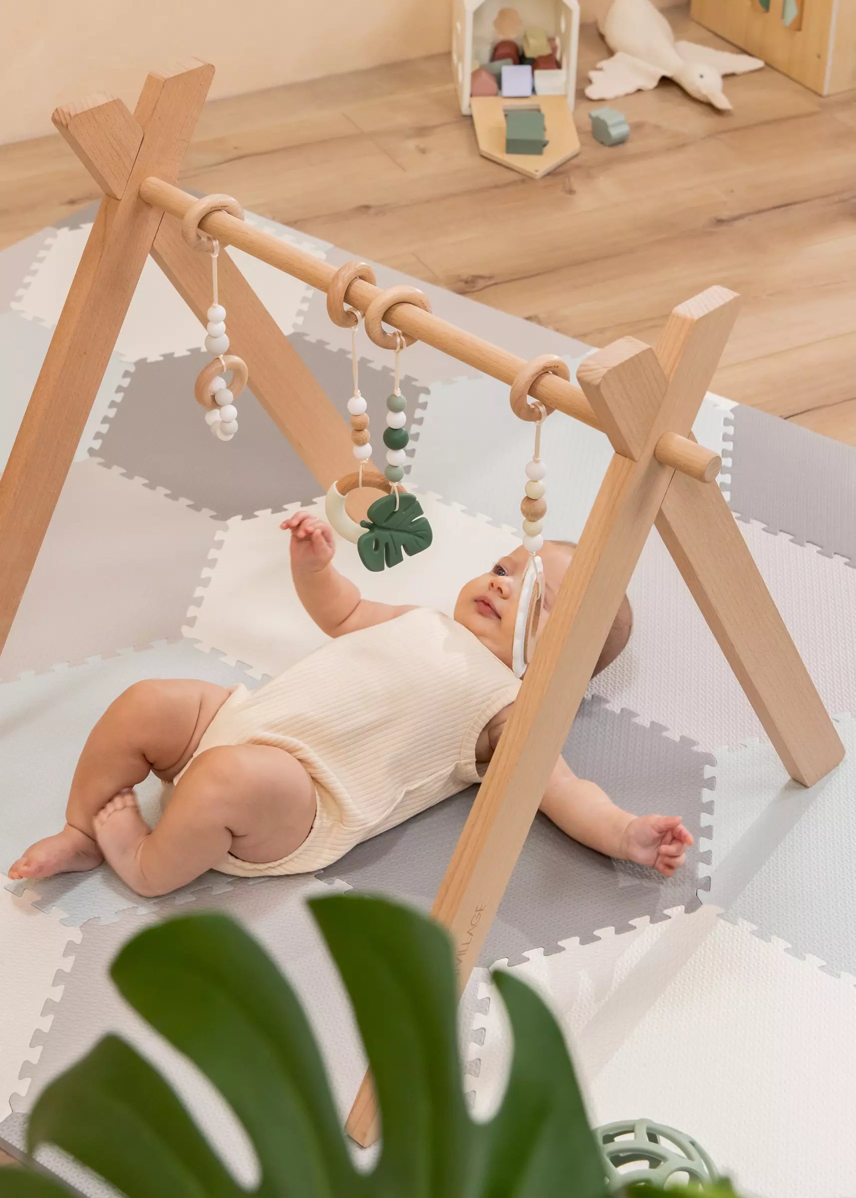 Wooden hanging hot sale toys for babies
